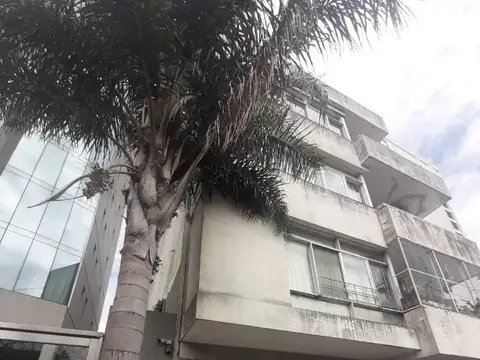 DEPARTAMENTO 3 AMBIENTES CON COCHERA IMPECABLE ESTADO