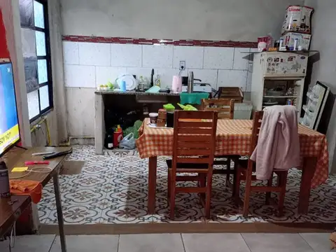Casa a refaccionar en venta - 2 Dormitorios 2 Baños - 200Mts2 - Guernica