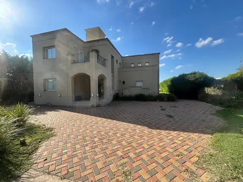 Avenida del Viento y Avenida del Lago