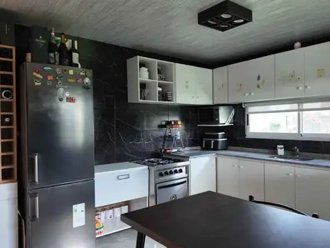 CASA 2 DORMITORIOS  -  MÁS LOTE 300M2 BRISANOVA