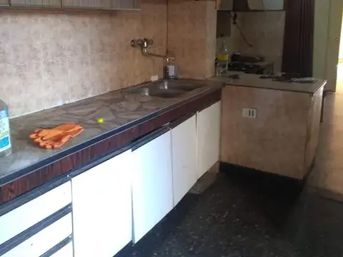 VENTA DE CHALET 4 AMBIENTES  