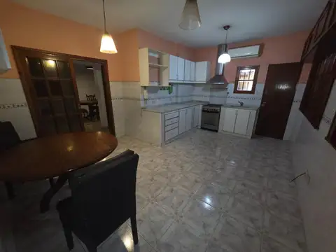 Casa en Venta en Temperley, USD 155.000