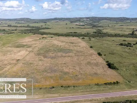 Chacra de 10 con arroyo y frente a ruta 39  Maldonado 