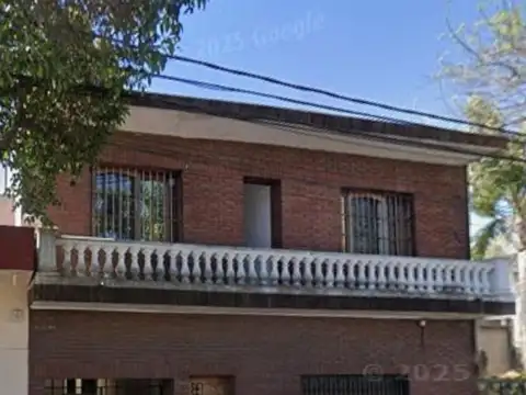 OPORTUNIDAD Casa 5 Ambientes c/ Cocheras + Quincho