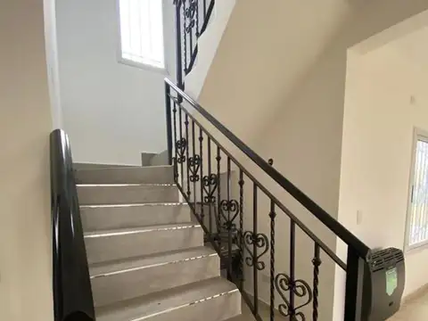 Casa en Venta en Castelar, USD 250.000