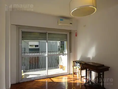 Monoambiente con mueble divisorio en alquiler en Las Cañitas.