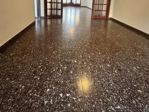 Casa en venta centrica  LOS HORNOS