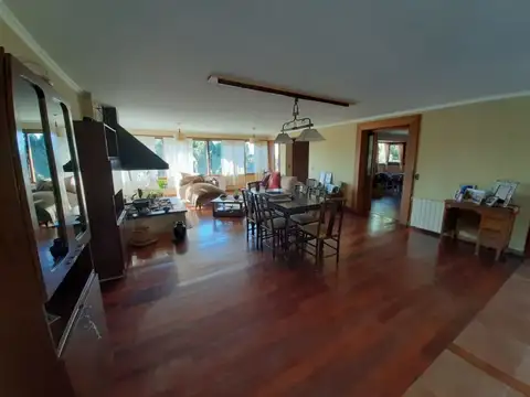 Casa en Venta con 5 cocheras