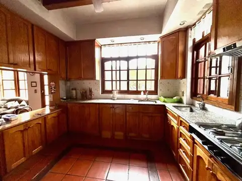 VENTA DE CASA 4 DORMITORIOS ALVEAR 1200- ROSARIO