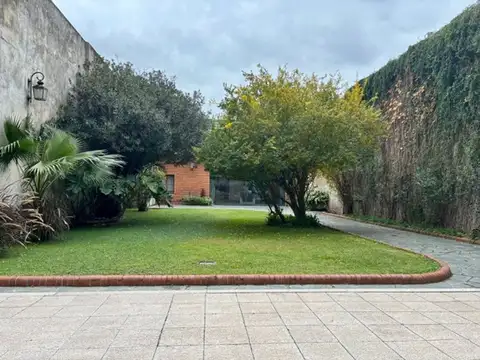 VENTA DE CASA 4 DORMITORIOS ALVEAR 1200- ROSARIO