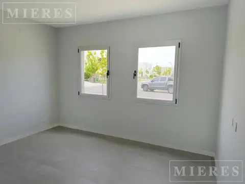 Casa 6 ambientes con 3 baños