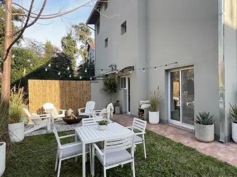 Alquiler casa tipo triplex - jardín, cochera y baulera - los tres coniles, pilar (copia)