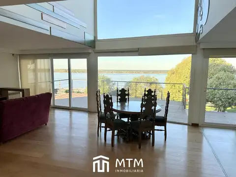 Casa en Venta con 6 cocheras