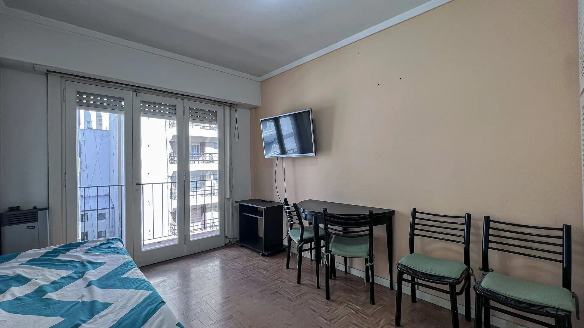 Venta departamento 2 amb Aldrey al frente balcón