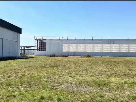 Venta de lote 3.000 m2 - polo 52