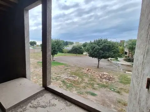 OPORTUNIDAD DE INVERSIÓN CASA EN BARRIO PRIVADO