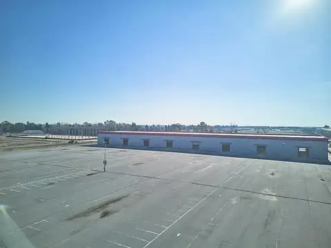 Galpon en Alquiler 21  mts Frente