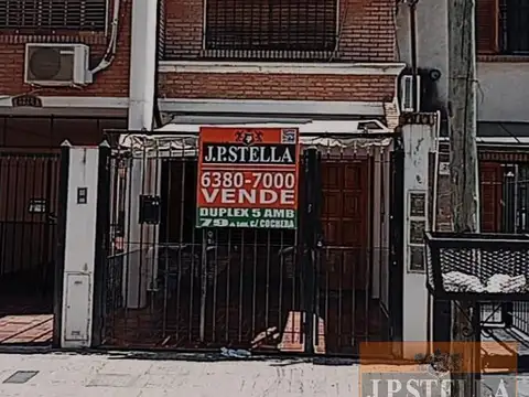 Duplex al Frente 5 Ambientes c/ Garaje 80 m² - S.Justo (Ctro)