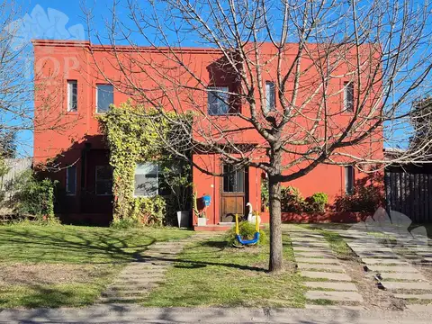 Casa 6 ambientes con 3 baños