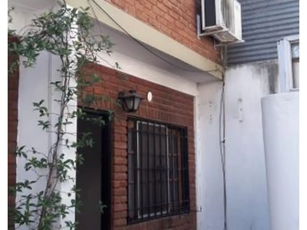CONSTITUCION 1100 , Piso 0