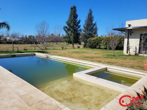 Casa 5 ambientes con 4 baños