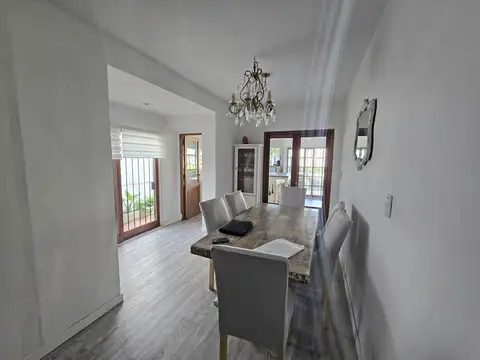 Casa 5 ambientes con 2 baños