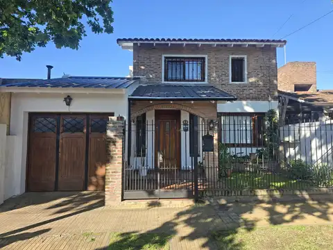 VENTA CASA 5 AMBIENTES EN MARTÍNEZ