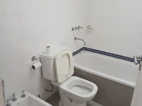 Venta Hermoso 2 Ambientes - Liniers