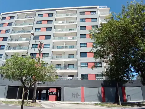 Departamento en Paseo Gallesio en primer piso
