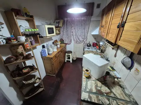 Casa 4 ambientes con 1 baño