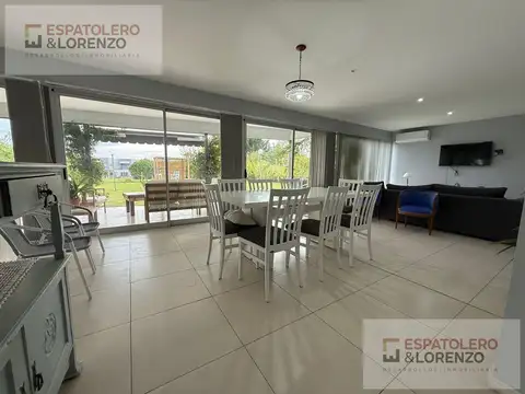 Casa en Alquiler de 3 dormitorios