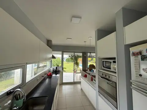 Casa en Alquiler en Arenas del Sur, USD 2.000