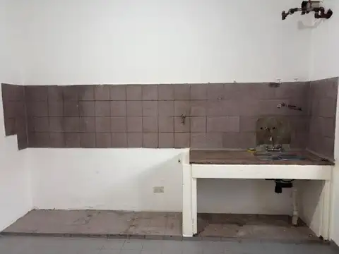 Casa en Alquiler con 3 cocheras