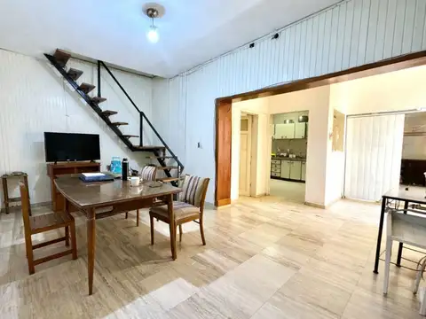 VENTA PH 3 AMBIENTES, EXCELENTE UBICACION-FONDO