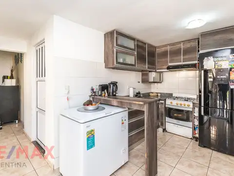 Casa 4 ambientes con 2 baños
