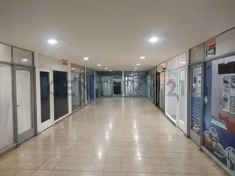 Dean Funes 300, Piso 0
