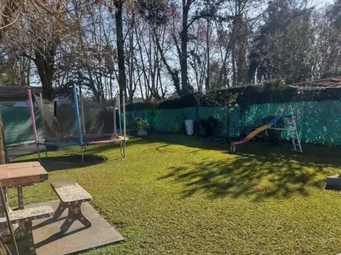 Casa en Venta con 1 cochera