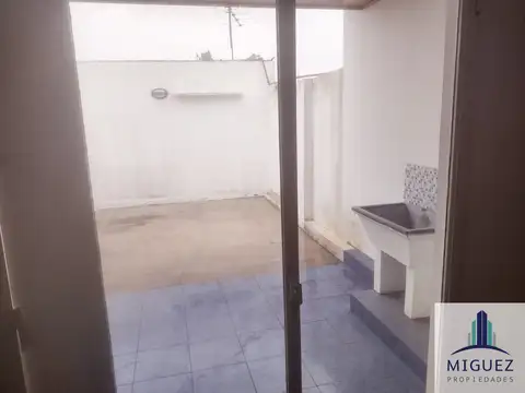 Depto Tipo Casa 3 ambientes con 1 baño