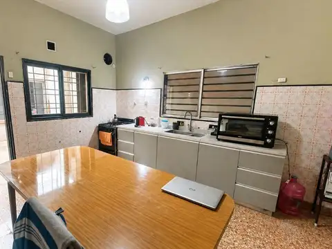 Casa en Venta con 3 cocheras