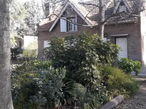 Casa 5 ambientes con 3 baños