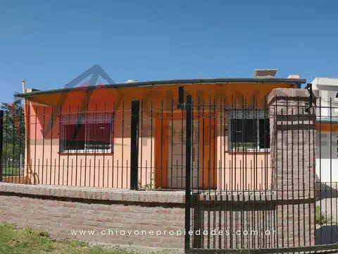 Casa 3 ambientes con 2 baños