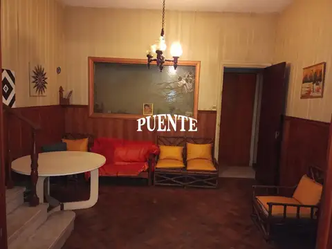 Casa 6 ambientes con 2 baños