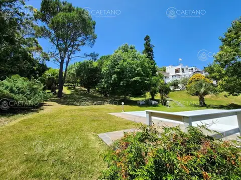 Venta Casa Posada - 10 Apartamentos - Punta Ballena 