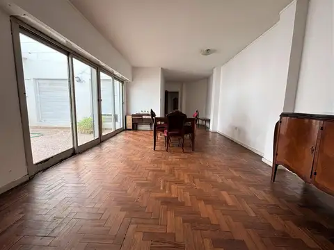 Departamento en venta, con cochera. La Plata