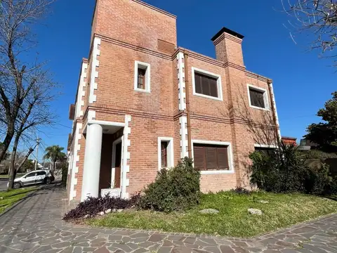 Casa en Alquiler de 4 dormitorios