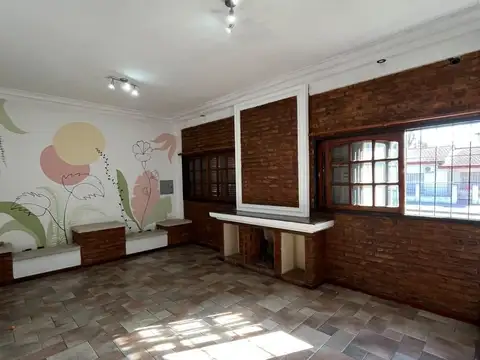 Casa 5 ambientes con 3 baños