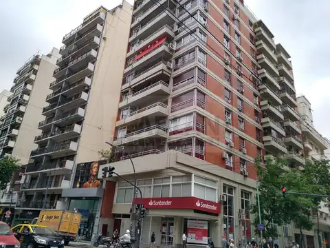 Recoleta Venta Piso de 4 Ambientes 148 m² Luminoso Dependencia - Santa Fe y Uriburu excelente estado