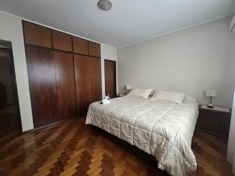 V. DEVOTO VENTA CASA 4 AMBIENTES C/GARAGE Y FONDO PARQUIZADO