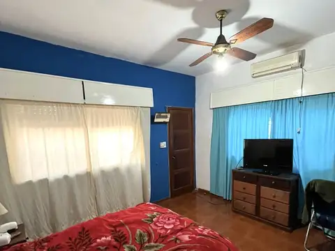 Casa en planta alta de contrafrente con dos dormitorios