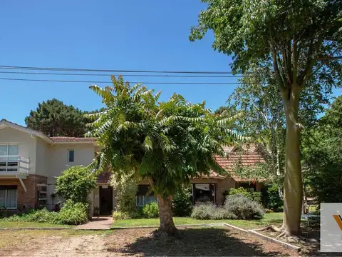 Casa en venta - 10 Dormitorios 10 Baños - 785Mts2 - Pinamar